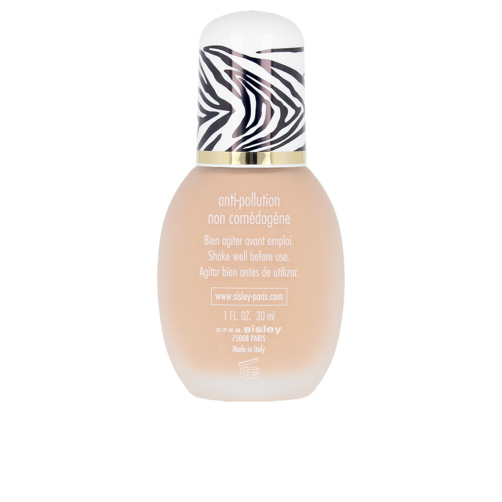 30 ml cosmetic bottle of lightweight radiant fluid foundation, shade 3C Natural