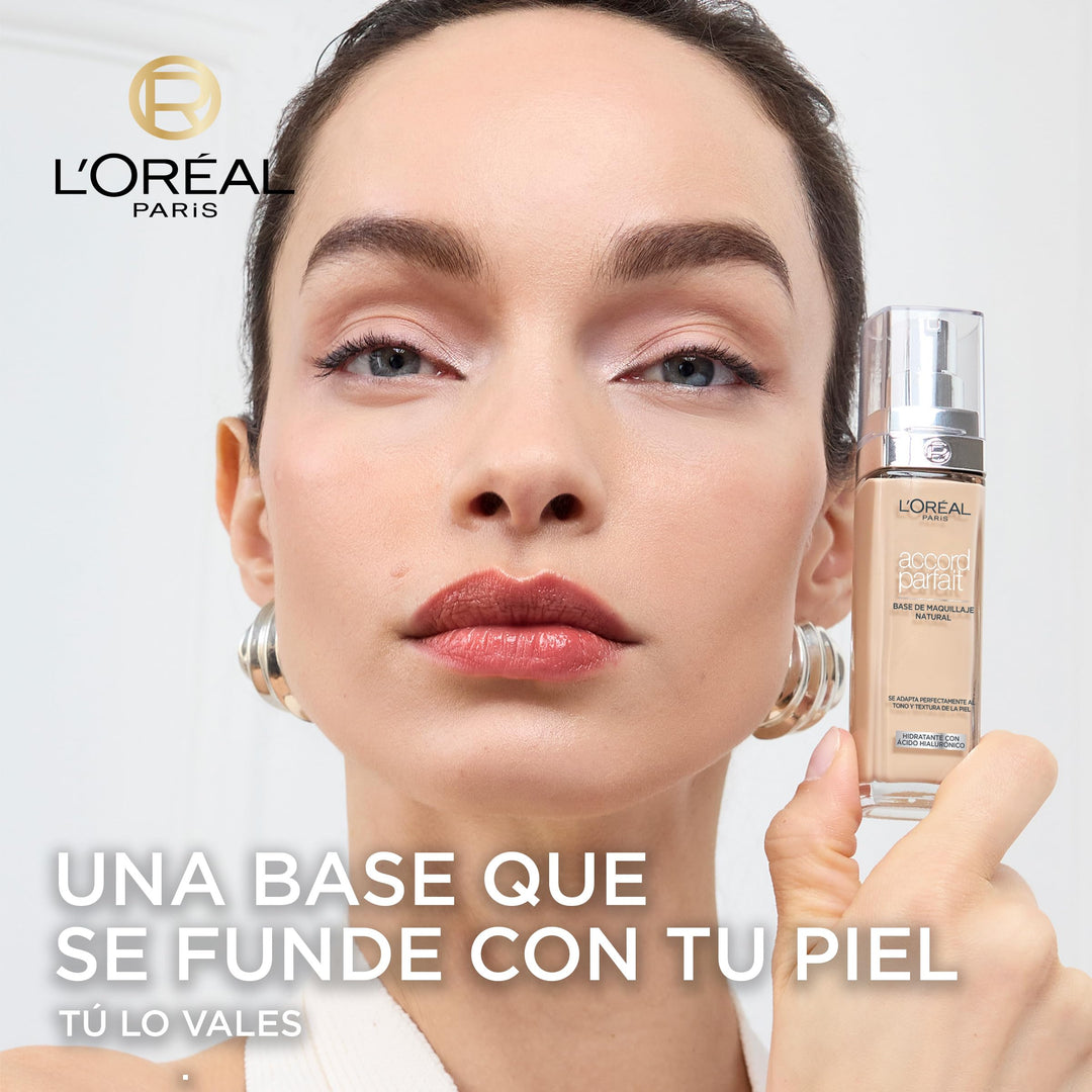 30 ml liquid hyaluronic foundation in 2N Vanilla, natural finish, pump bottle