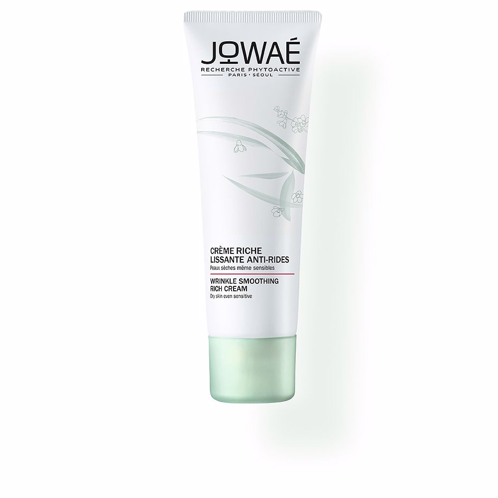 Wrinkle Smoothing Jowaé Facial Treatment