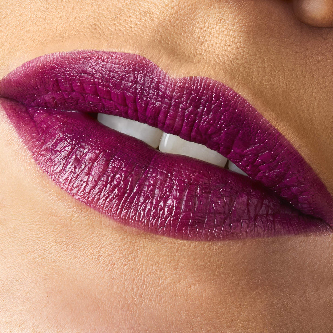 Matte click lipstick stick with teardrop tip, 1.16 g, vegan