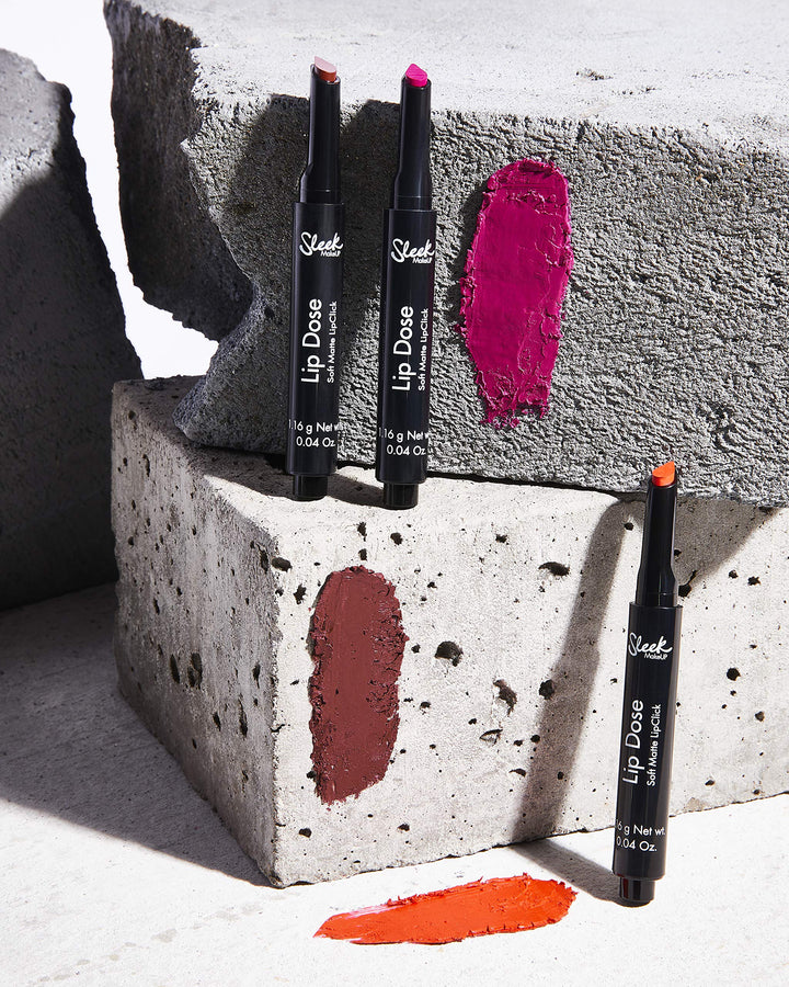 Matte click lipstick stick with teardrop tip, 1.16 g, vegan