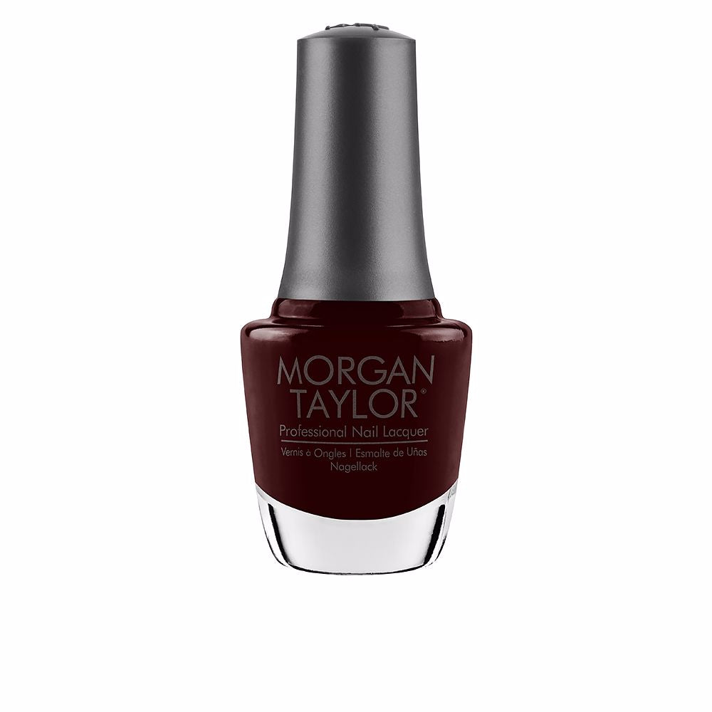 15 ml cream rouge nail lacquer in clear glass bottle with curved brush