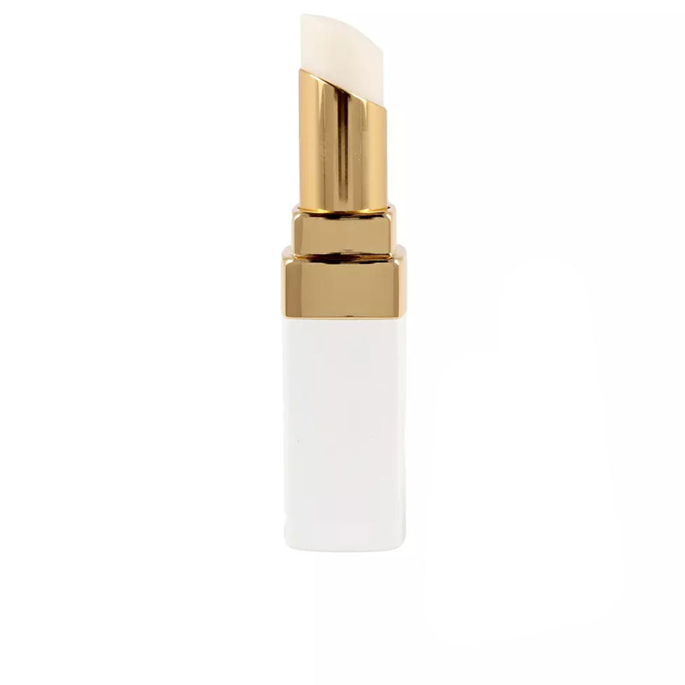 3.5 g hydrating lip balm in pale pearlescent shade, compact tube