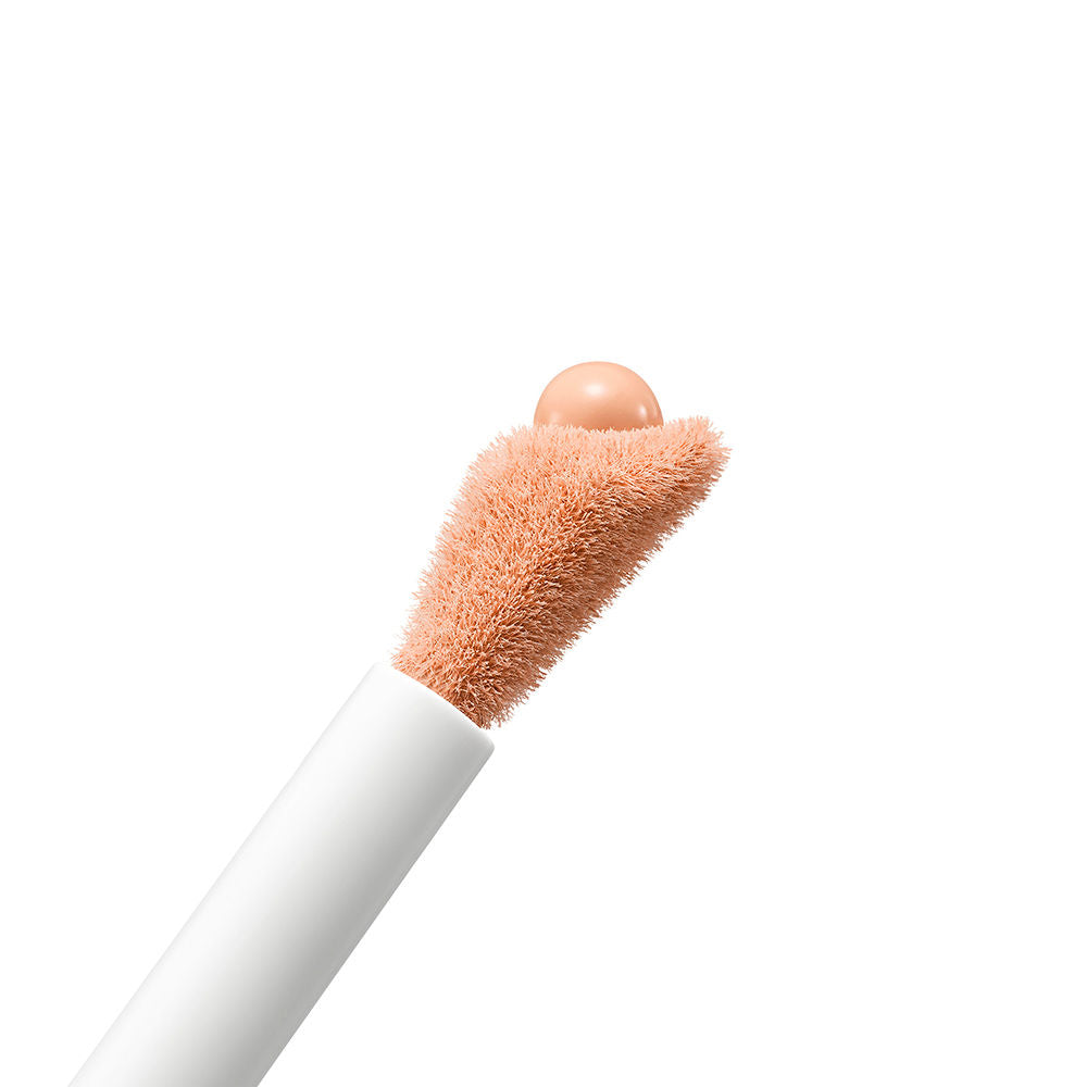 Slim tube of hydrating serum concealer, 13.5 ml, lightweight medium coverage