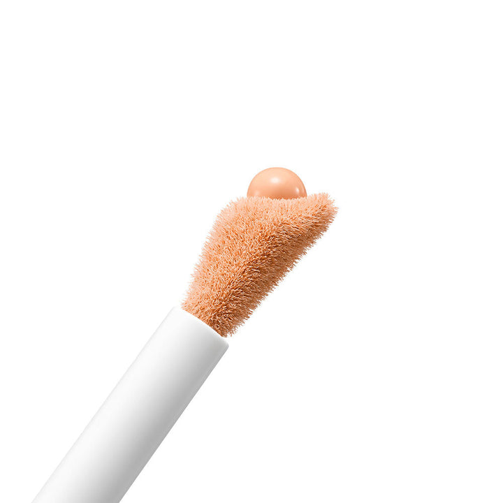 Slim tube of hydrating serum concealer, 13.5 ml, lightweight medium coverage
