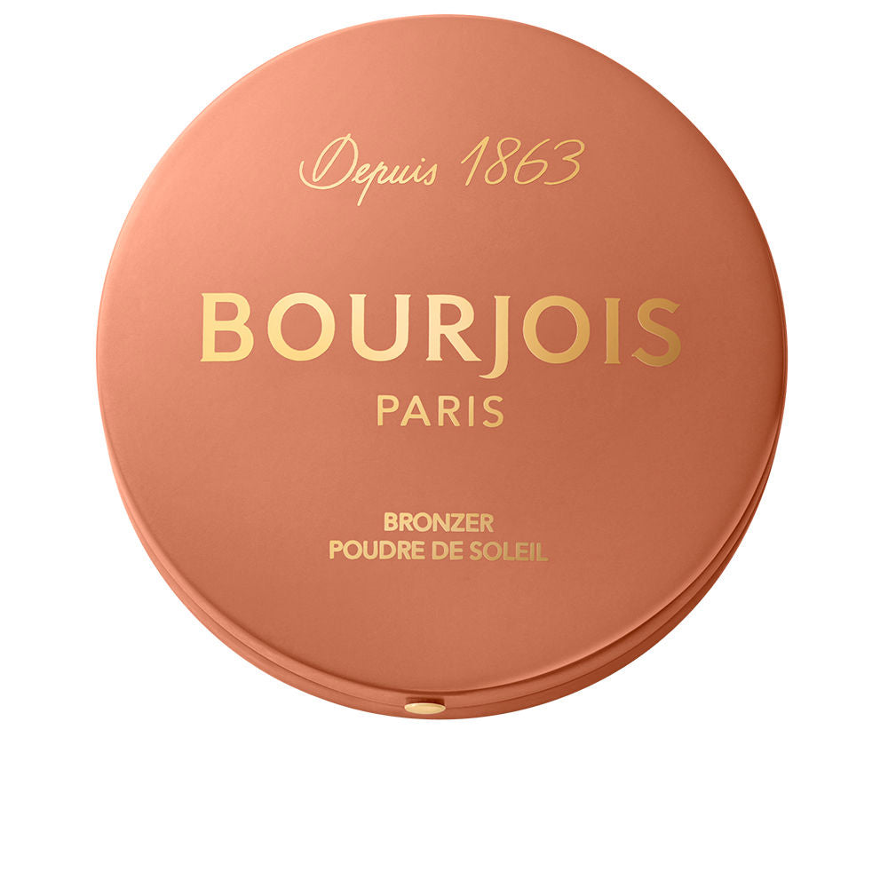 Round baked matte bronzer compact in Medium Dark, 2.5 g, pressed powder