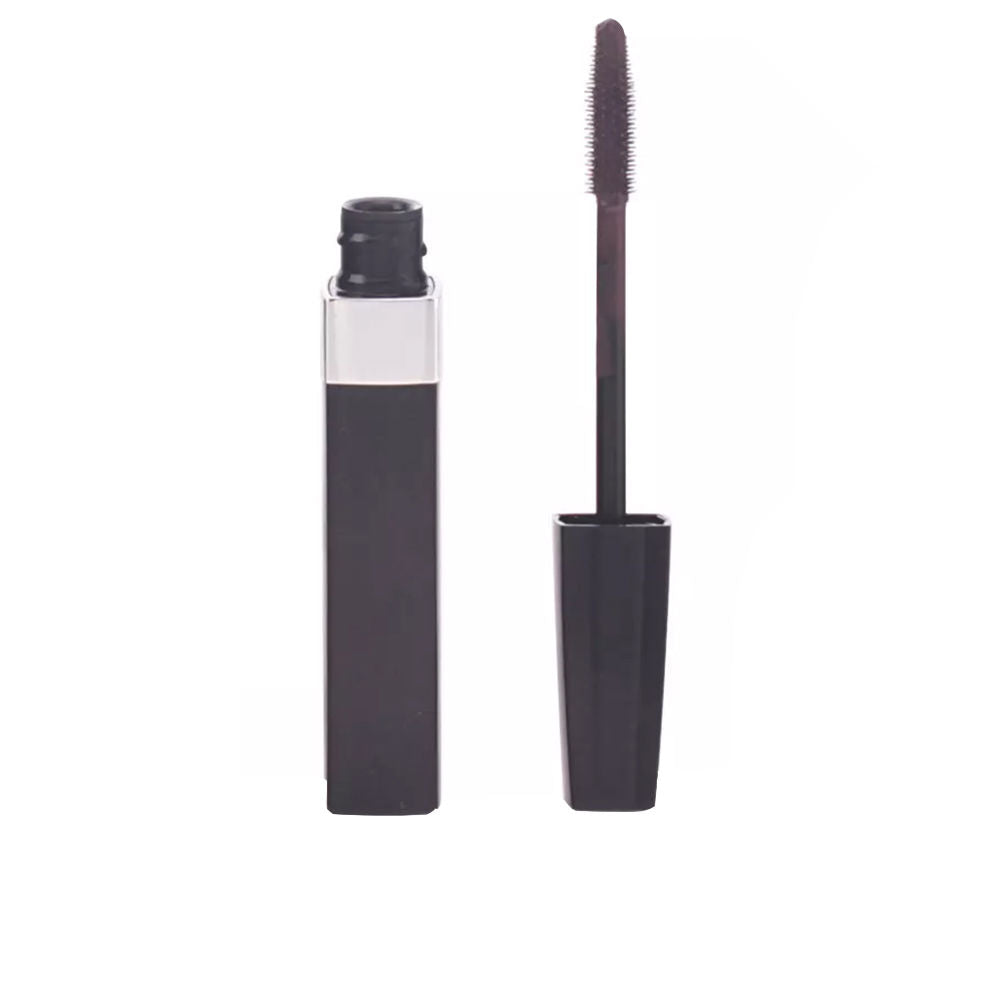 Deep brown mascara in compact 3 g tube with elastomer bristled wand