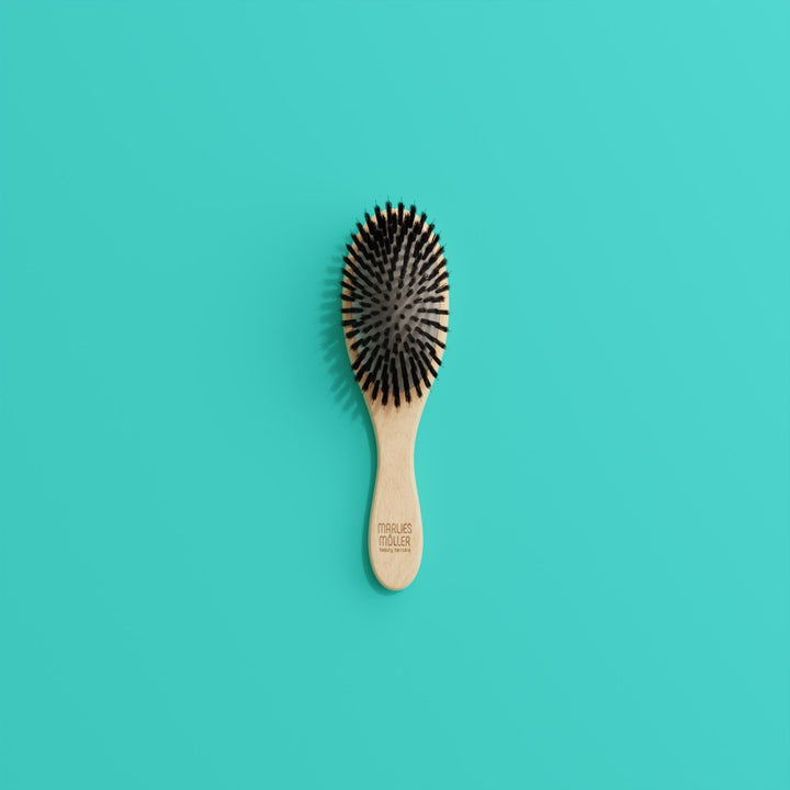 Lacquered beechwood paddle brush with boar bristles and nylon pins