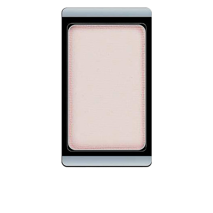 Compact single matte eyeshadow in natural pink, 0.8 g, smooth pressed surface