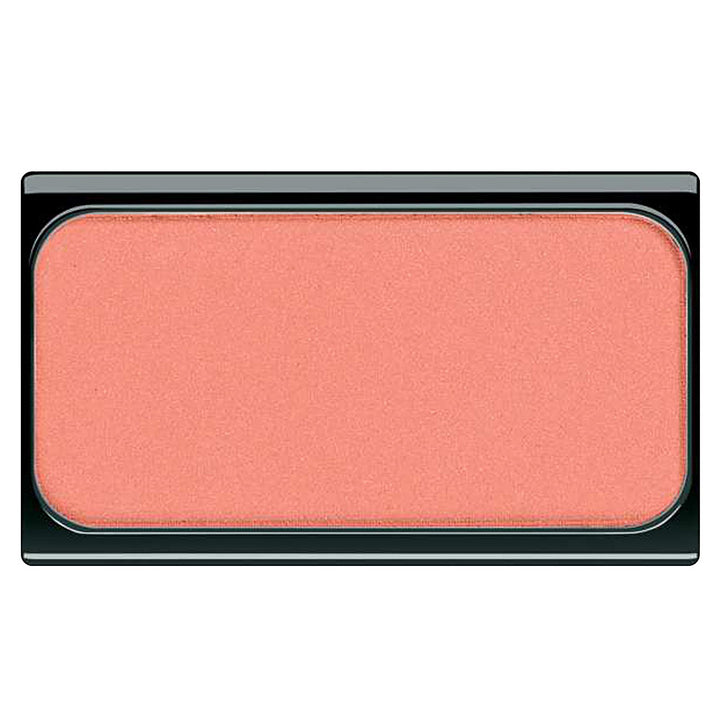 Compact salmon powder blusher in magnetic pan, 5 g, satin finish