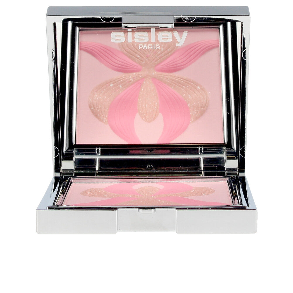 Compact powder with three pearled rose-beige shades in 15 g pan